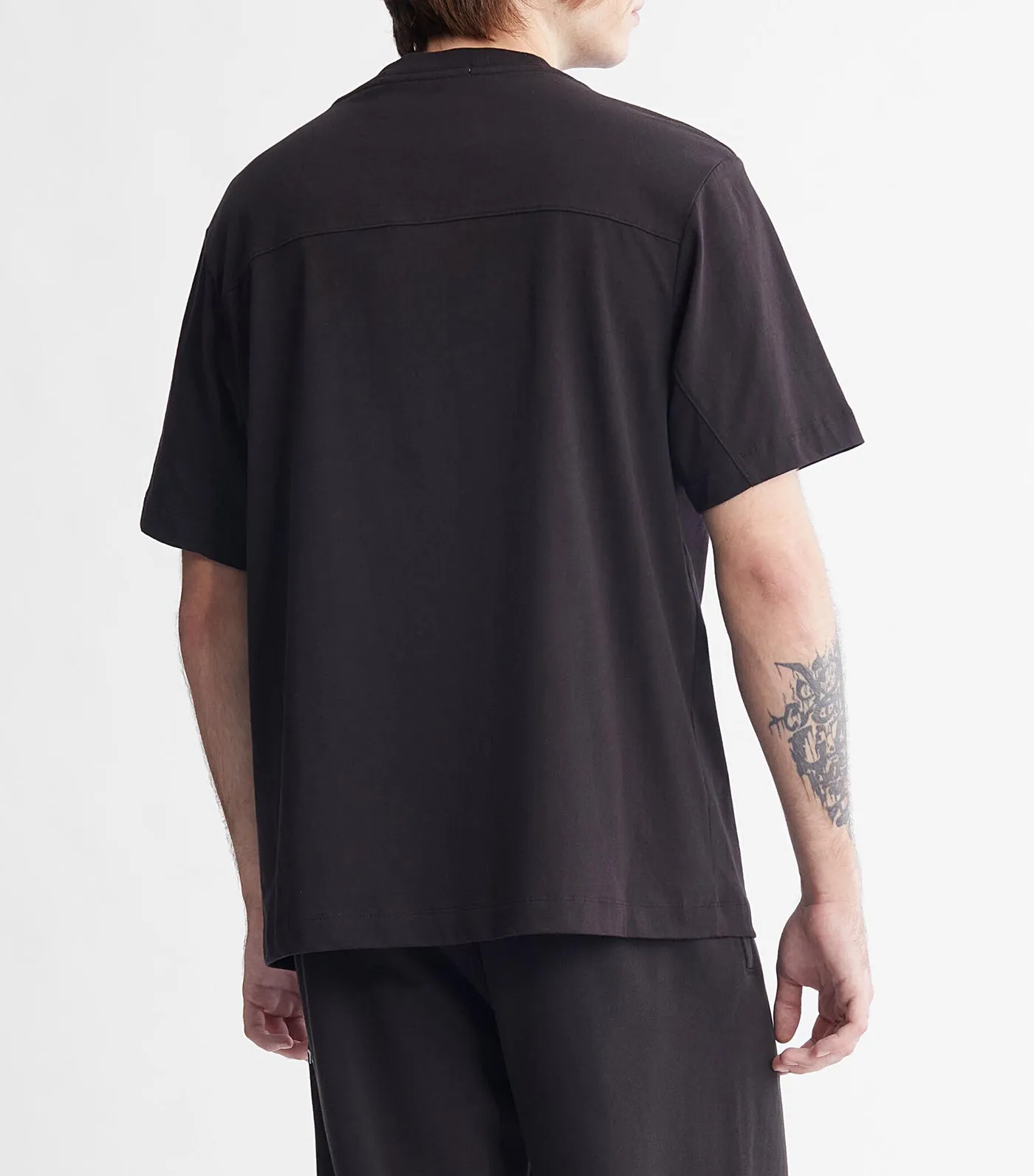 Embossed Institutional Logo Relaxed Tee cK Black