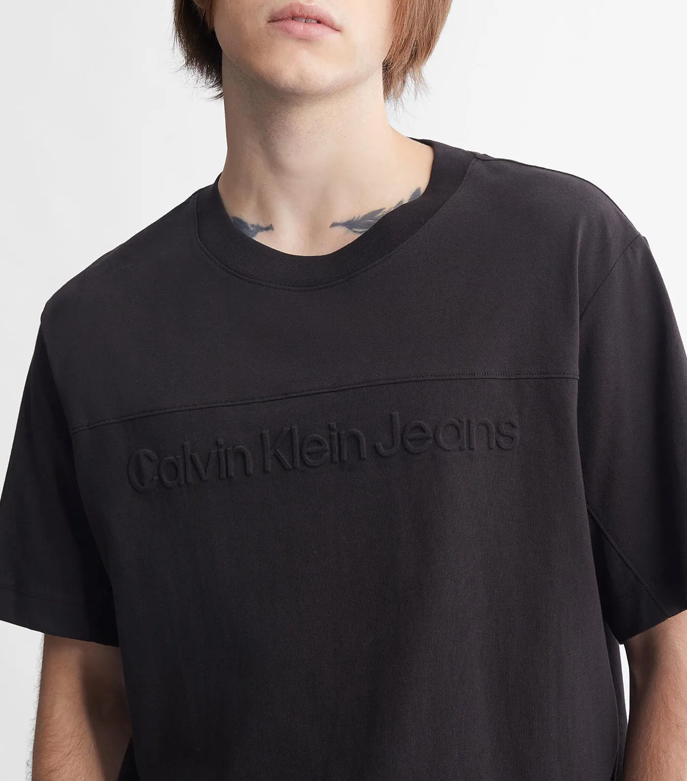 Embossed Institutional Logo Relaxed Tee cK Black